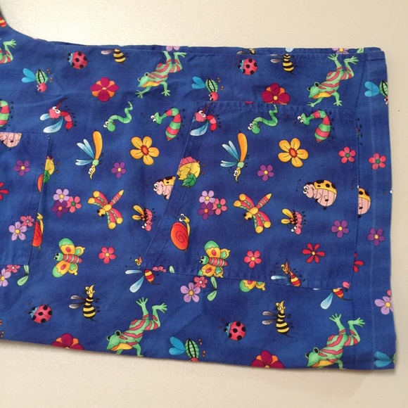 ▫️Crazy Scrubs Scrub Top with Flowers, Bugs, Frogs - Picture 12 of 16